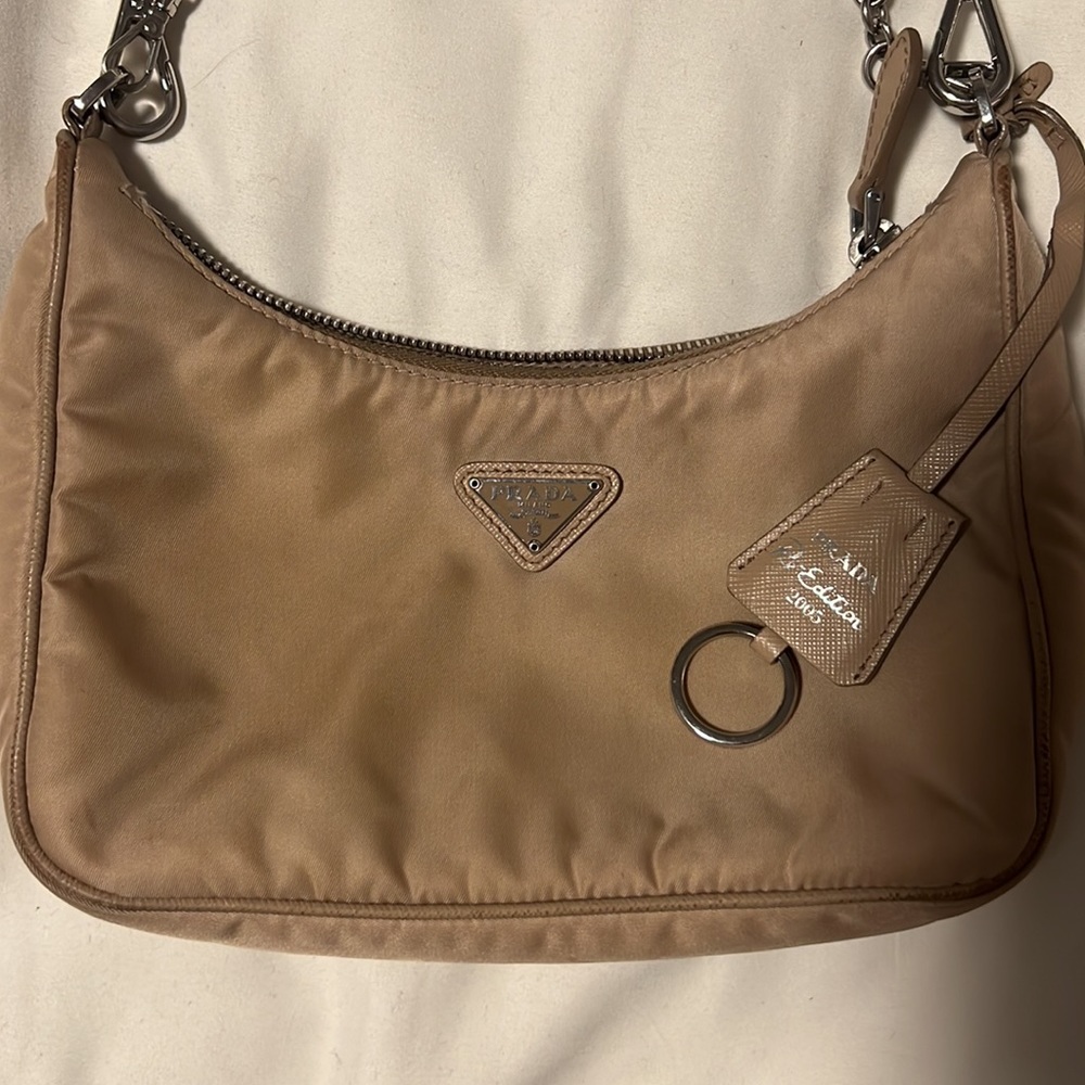 Prada re Edition - Picture 2 of 4